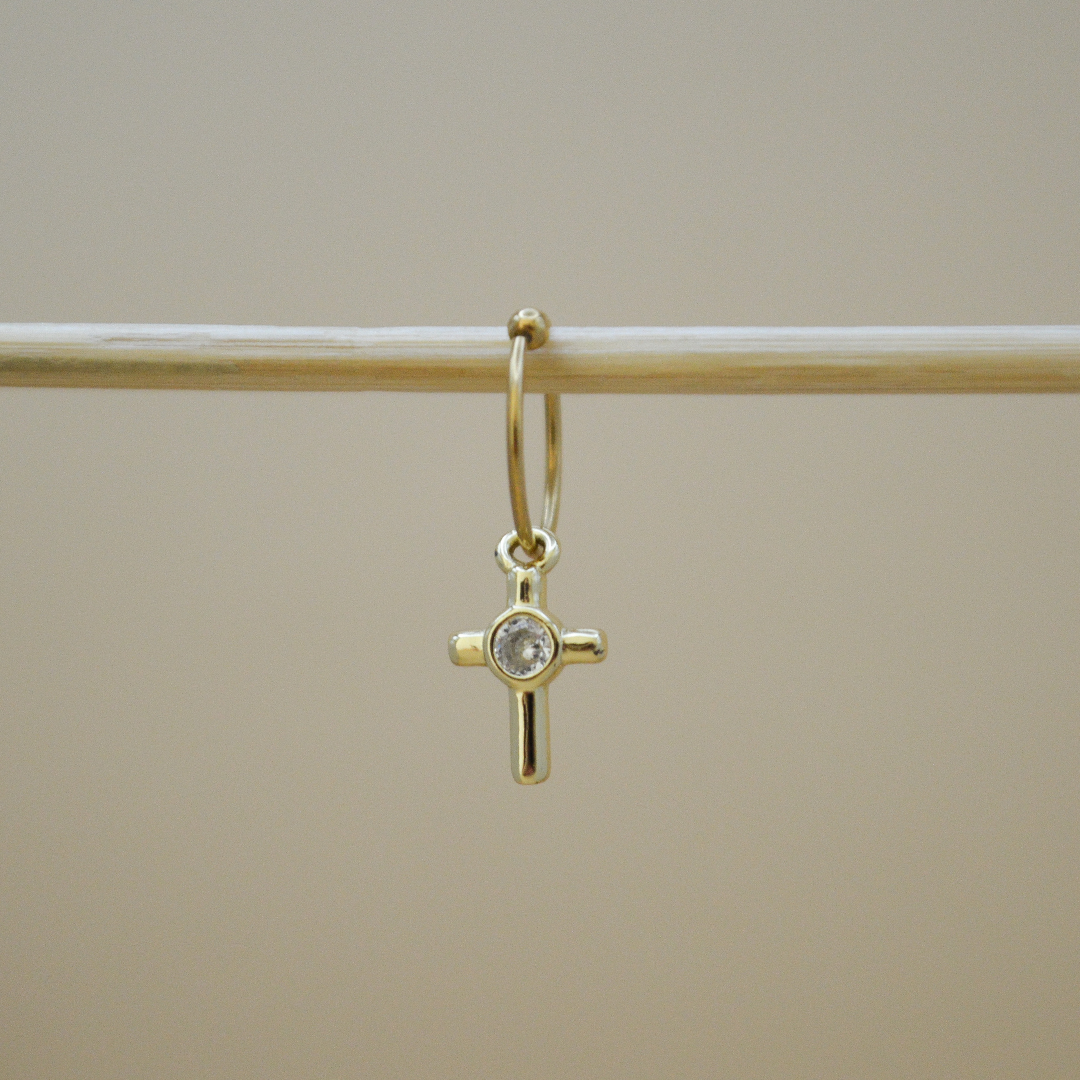 Piercing cruz mini zirconia al centro