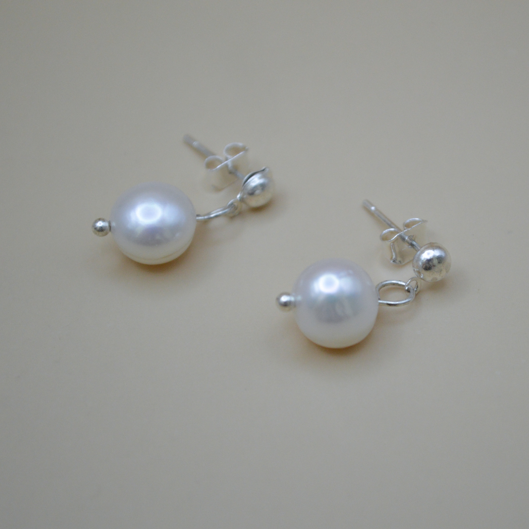 Aretes silver con perla de río colgante