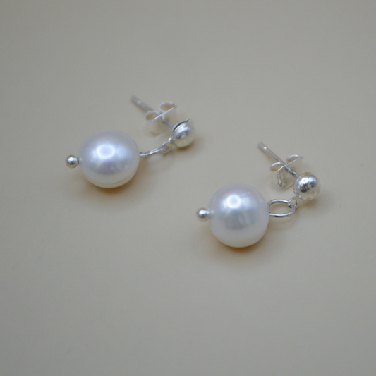 Aretes silver con perla de río colgante