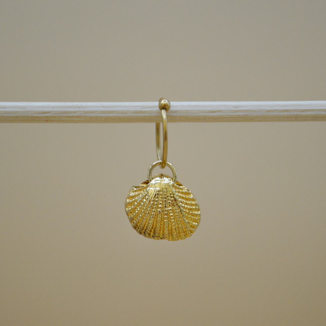 Piercing almeja basic gold