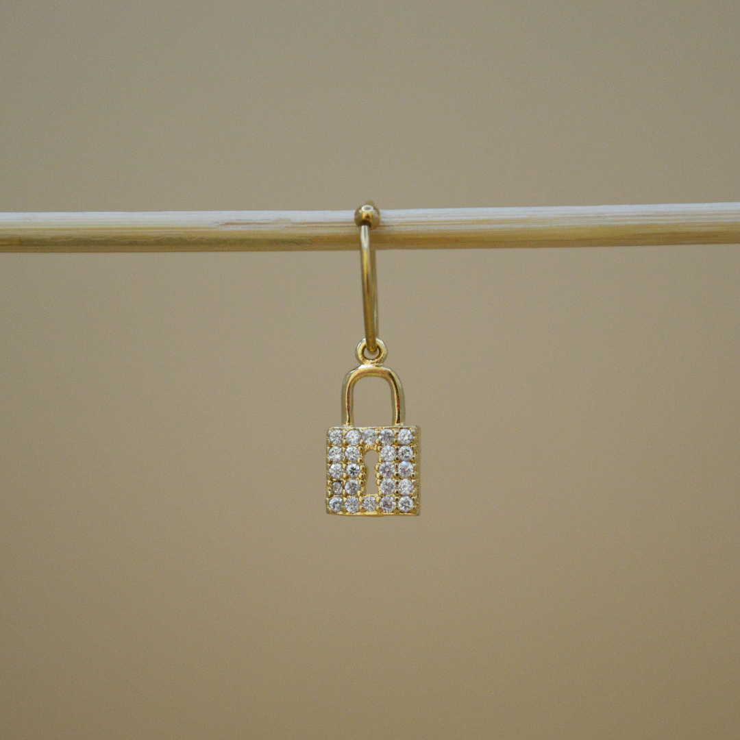Piercing candado zirconias