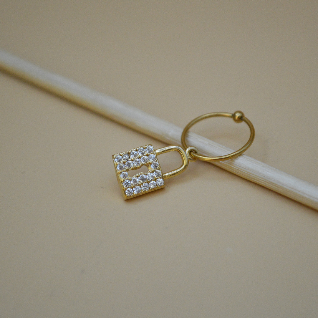 Piercing candado zirconias