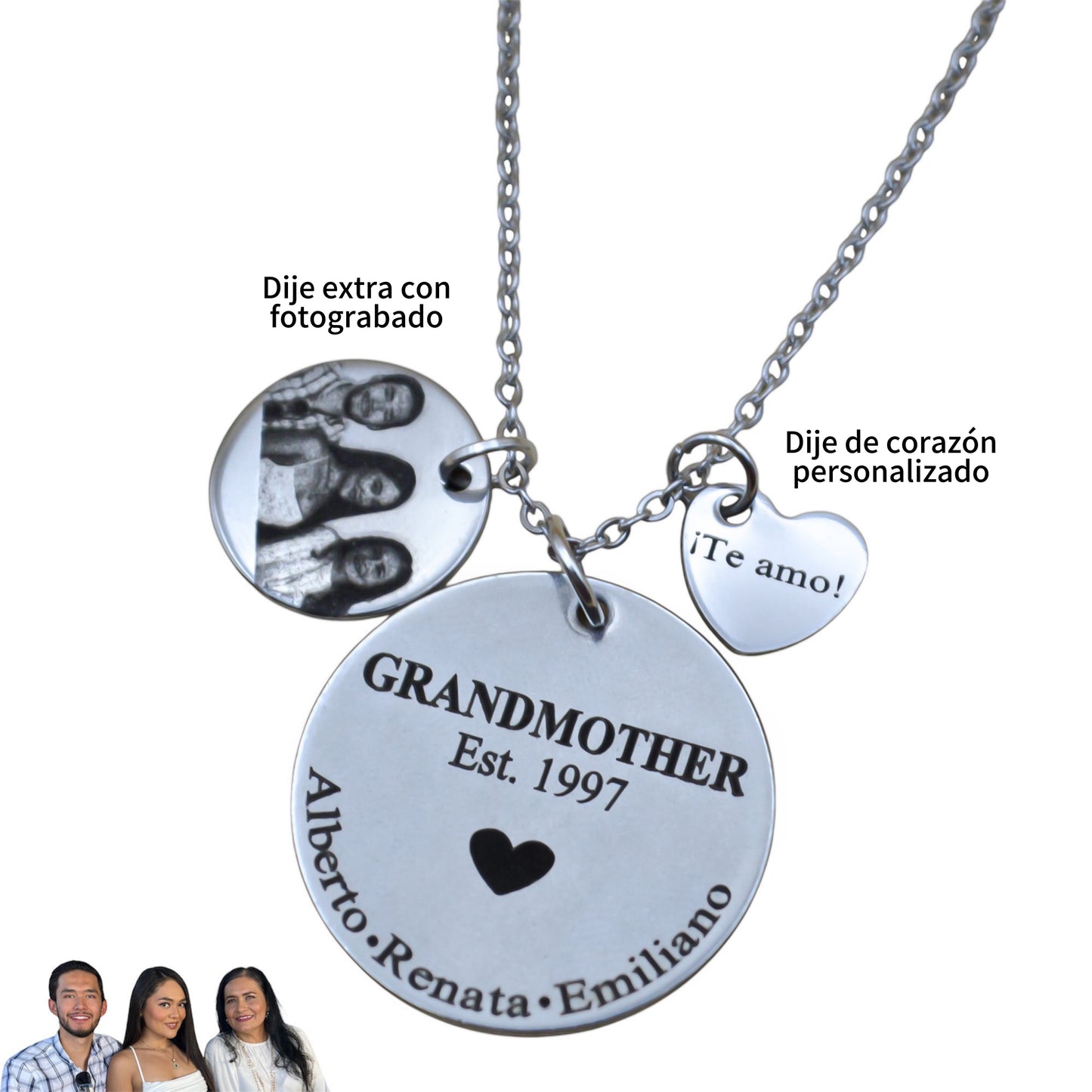 Collar personalizado para "Abuelita" medalla circular con año y nombres de nietos
