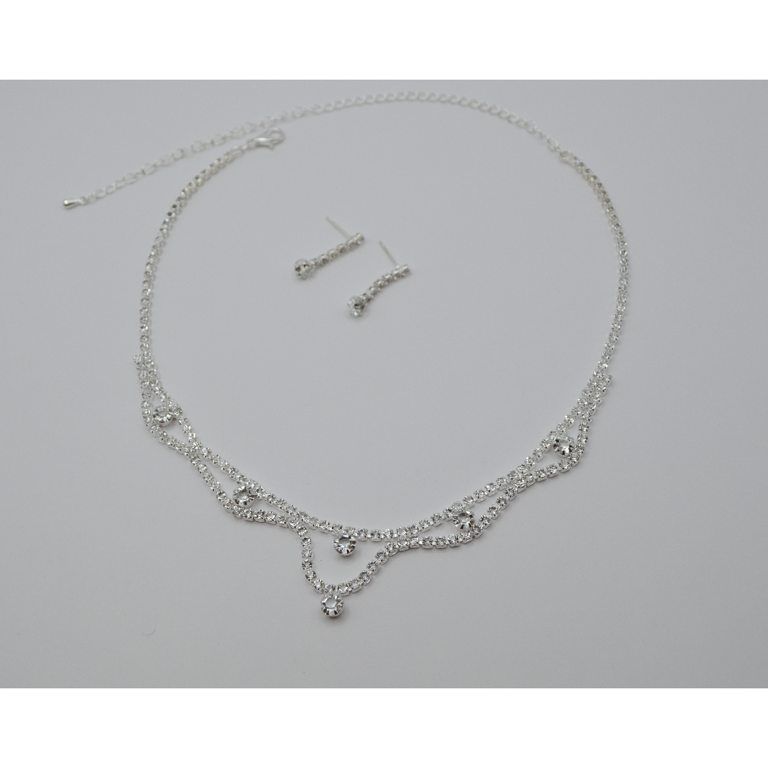 Juego zirconias nubes con zirconias (collar y aretes)