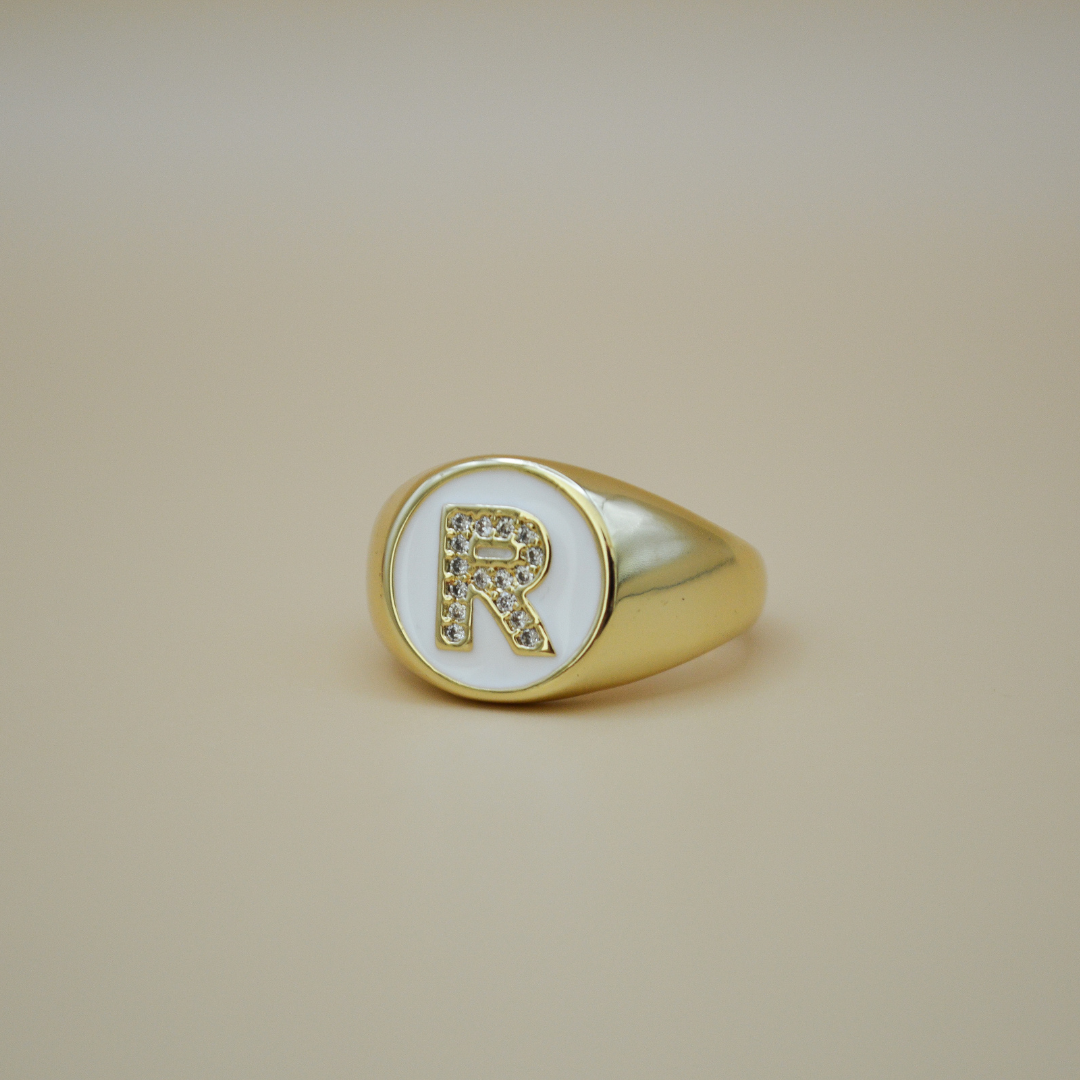Anillo inicial "R" zirconias gold ajustable