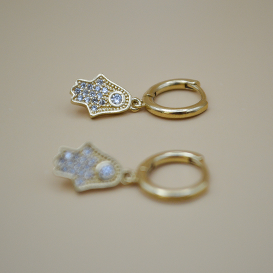 Huggies basic mano de Fátima zirconias