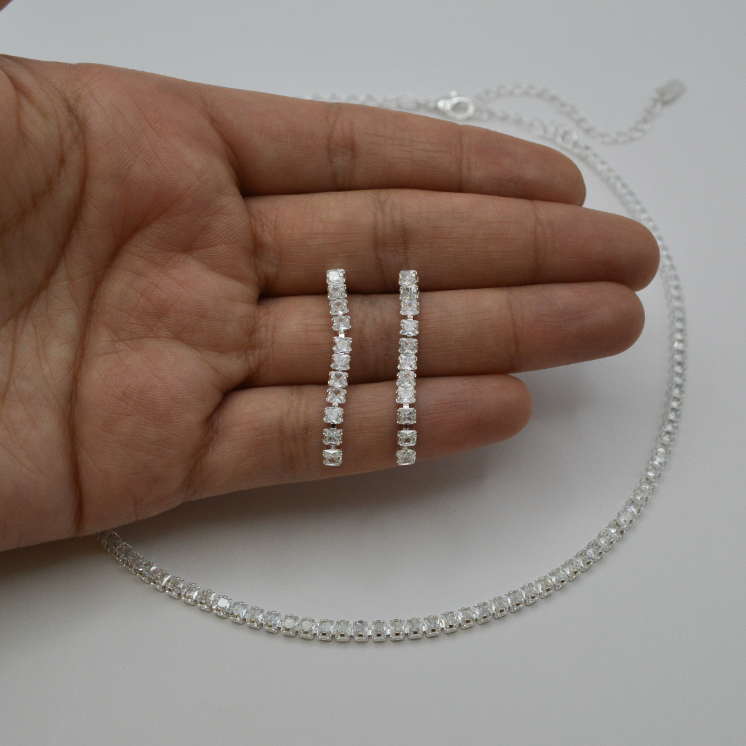 Juego zirconias silver (collar y aretes)