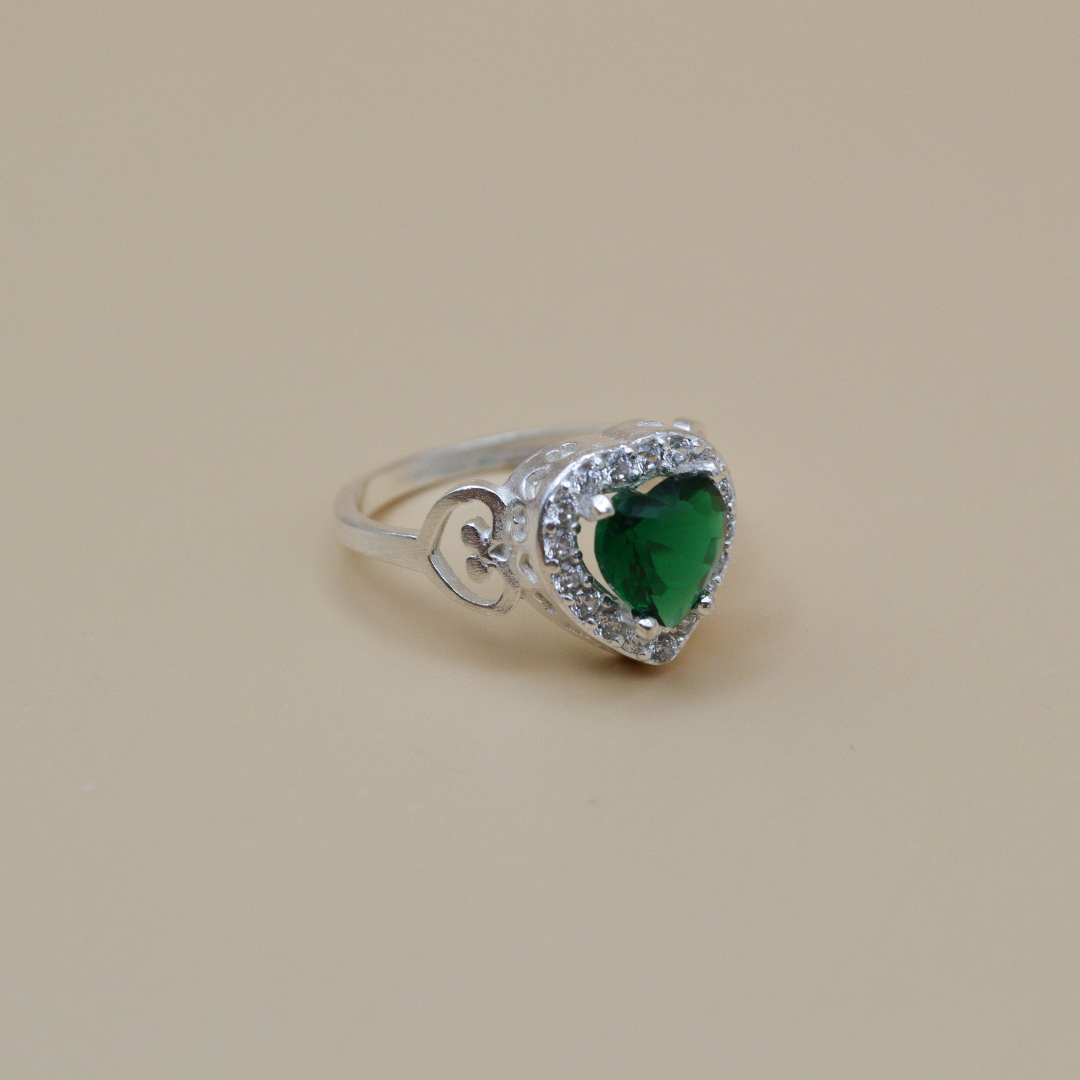 Anillo plata .925 corazón esmeralda zirconias