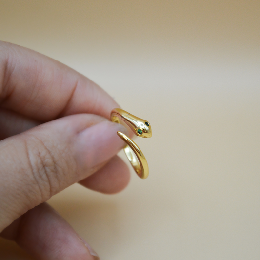 Anillo víbora zirconia