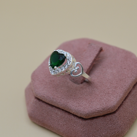 Anillo plata .925 corazón esmeralda zirconias