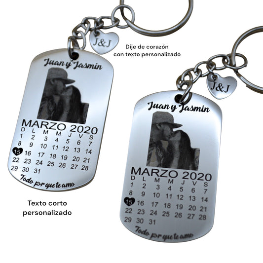 Dúo de llaveros personalizados con fotograbado y calendario - Acero inoxidable