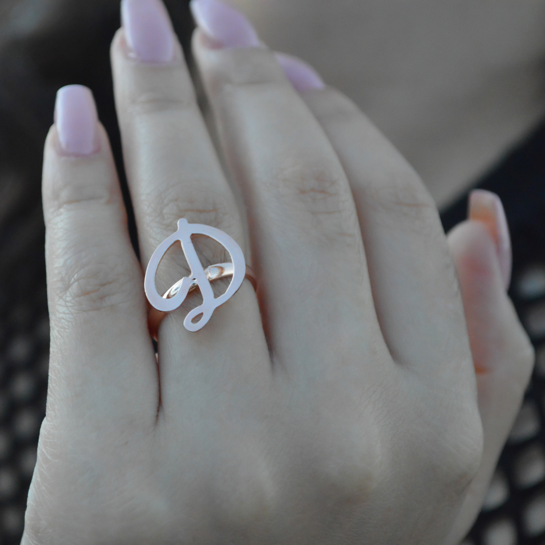 Anillo personalizado inicial ajustable