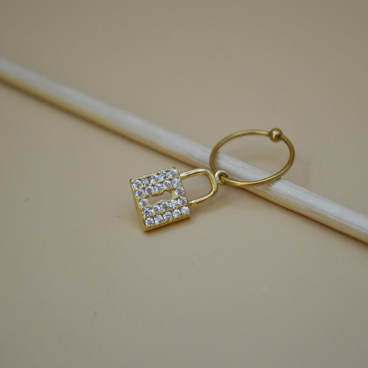 Piercing candado zirconias