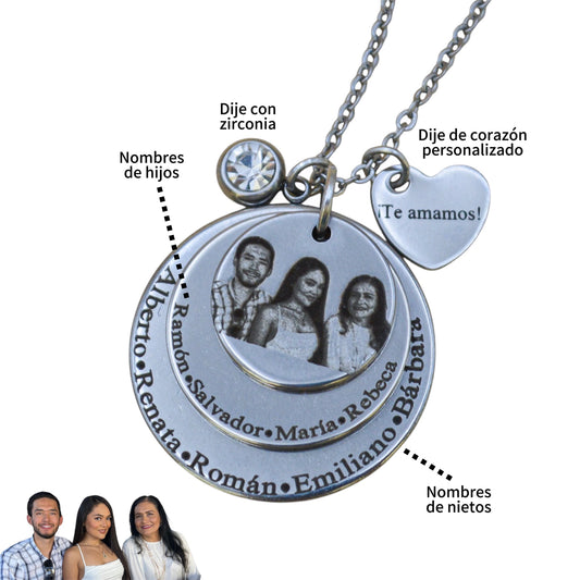 Collar personalizado triple para "Abuelita" con fotograbado y nombres de hijos y nietos