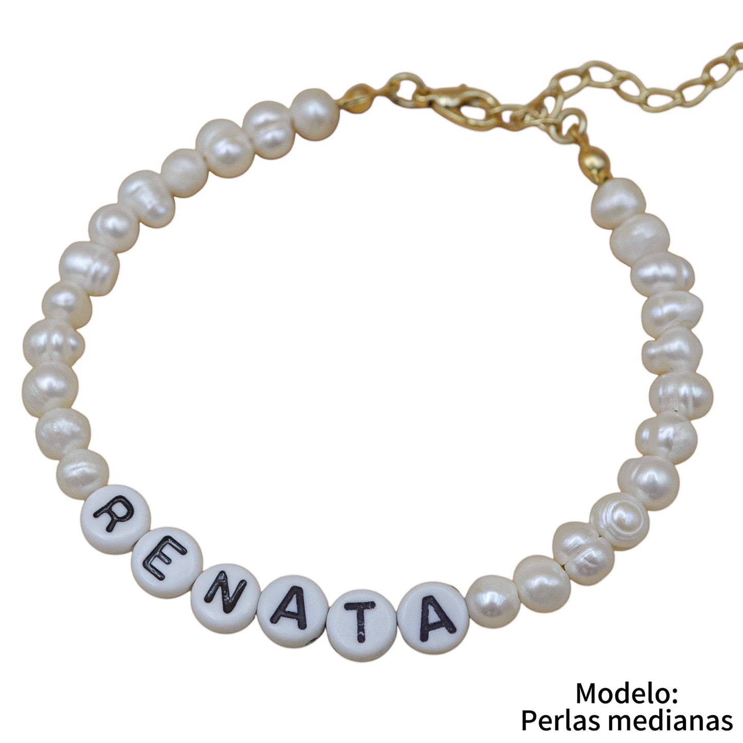 Pulsera personalizada perlas de río naturales y letras acrílicas