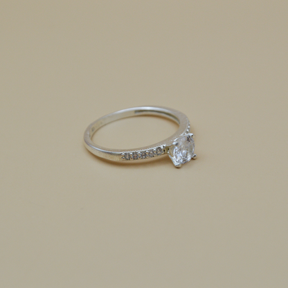 Anillo plata .925 zirconia circular natural
