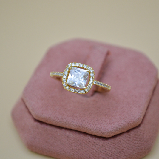 Anillo zirconias gold cuadrado