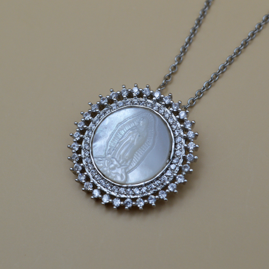 Collar Virgen de Guadalupe madre perla zirconias silver