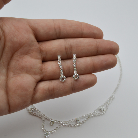 Juego zirconias nubes con zirconias (collar y aretes)