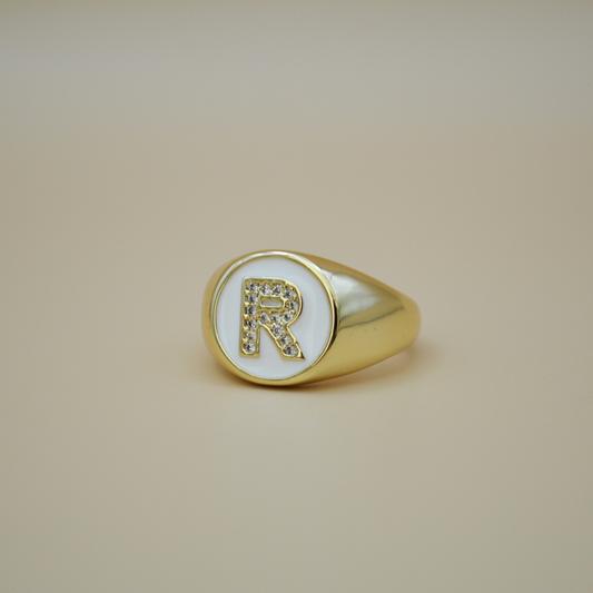 Anillo inicial "R" zirconias gold ajustable