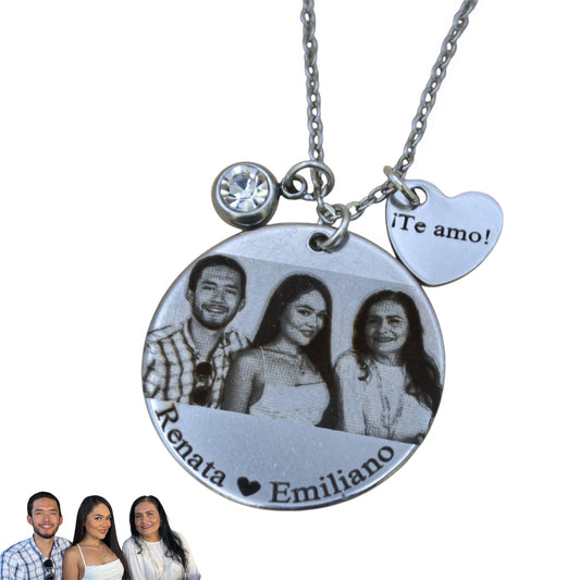 Collar o llavero personalizado mamá medalla circular con fotograbado y nombres de hijos