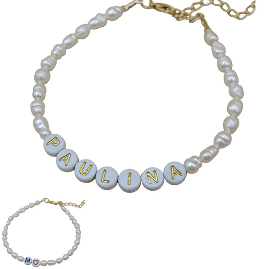 Pulsera personalizada perlas de río naturales y letras acrílicas