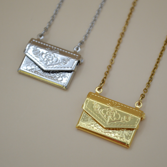 Collar de sobre para guardar carta escrita a mano